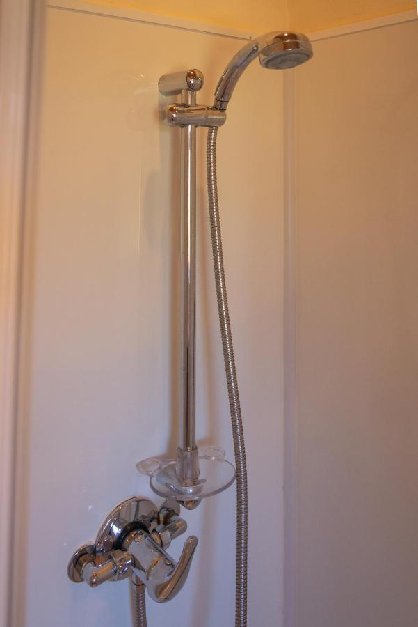 26 Ocean View Lodge - 3 Bed-Sleeps 6-Tjs26Ov Ilfracombe Room photo